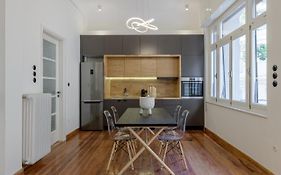 3Bdr Modern Design & Bright Interiors In Plaka